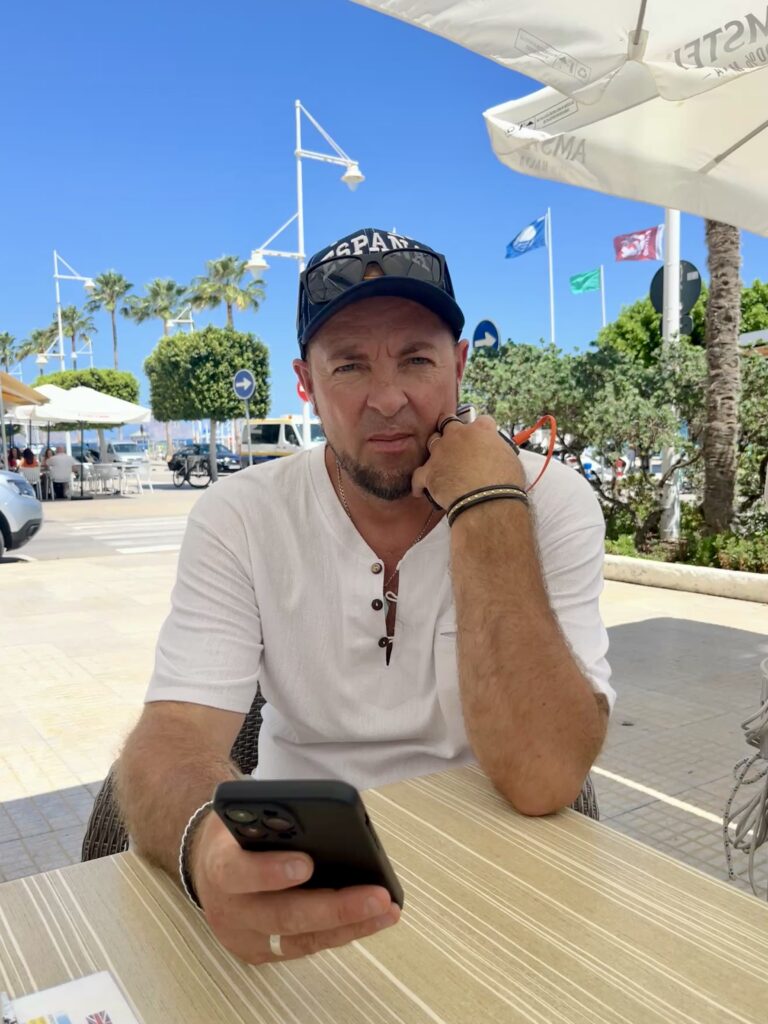 Дмитрий — автор и идеолог проекта SpainTrevel, создатель Dimira SEO, стратег и редактор контента.