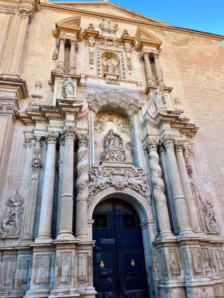 Базилика Санта-Мария в Эльче — главный храм города и архитектурная жемчужина